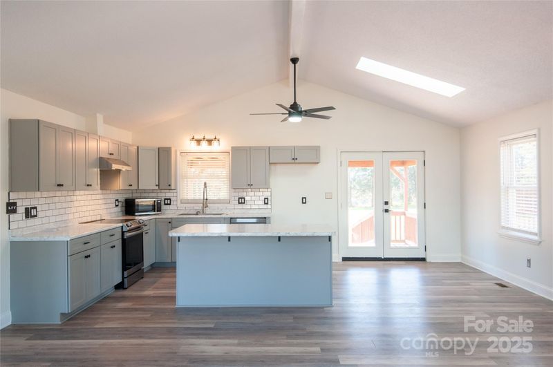 182 Red Hawk Ln, Olin, NC 28660