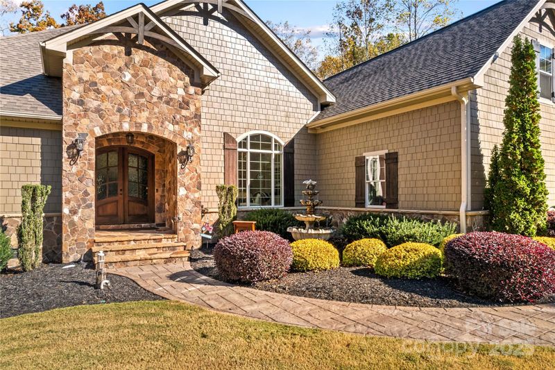 8612 Amandine Way, Terrell, NC 28682