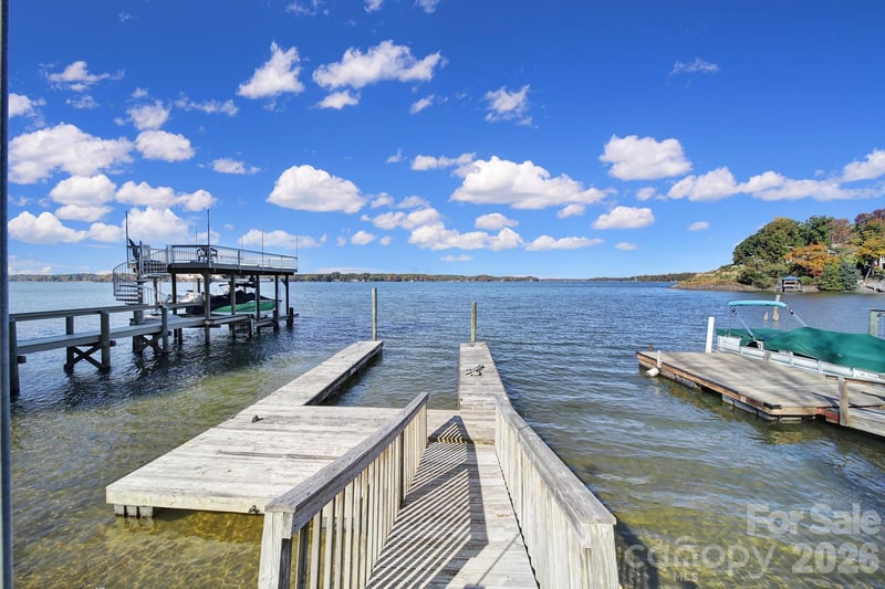 7005 Tega Cay Dr, Tega Cay, SC 29708