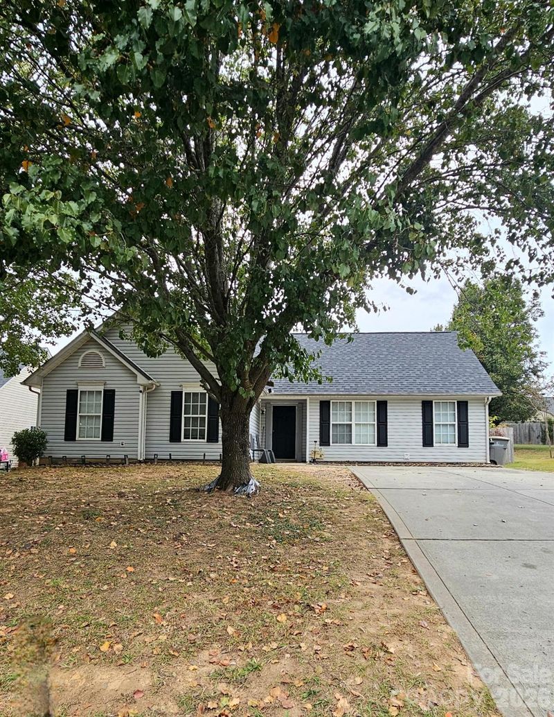 2761 Thistle Brook Dr, Concord, NC 28027