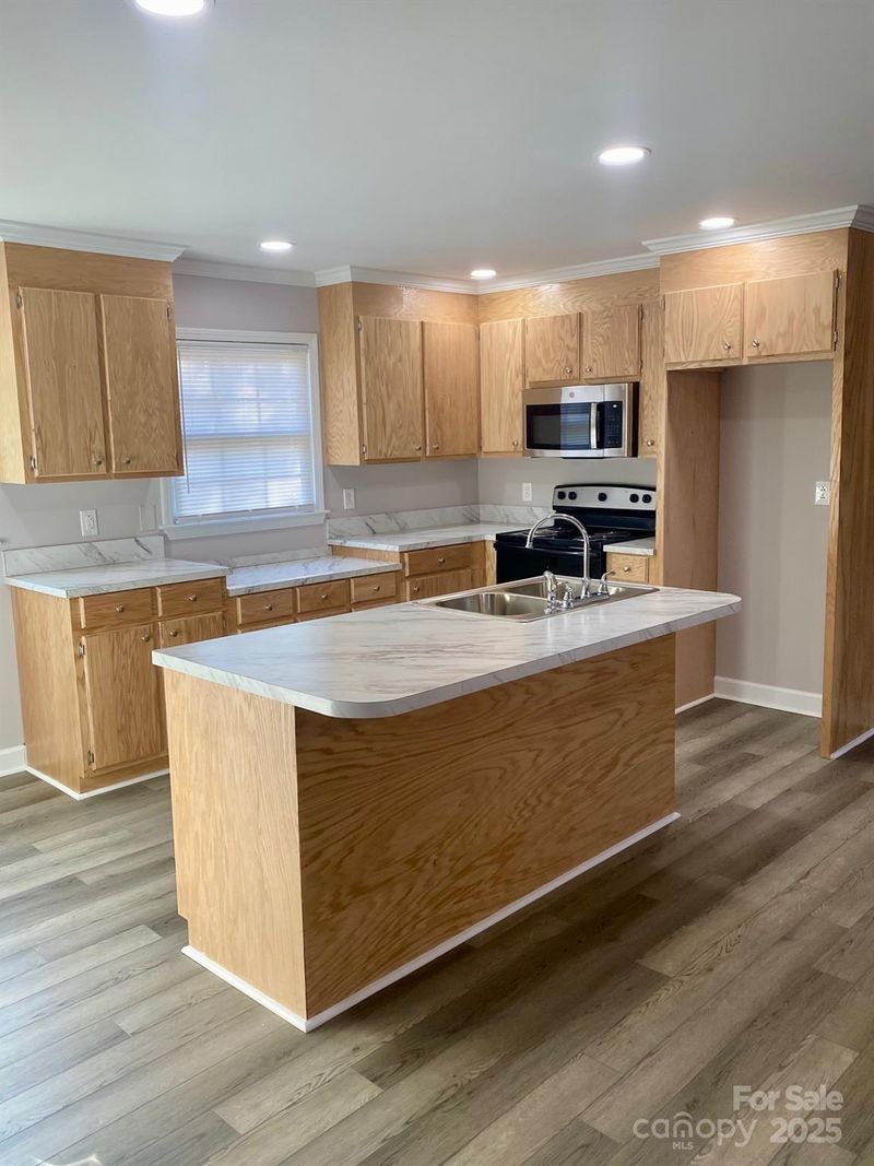 3019 Salem Dr, Gastonia, NC 28052