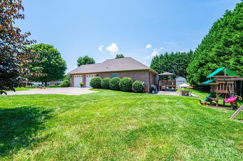 1784 New Star Dr, Newton, NC 28658