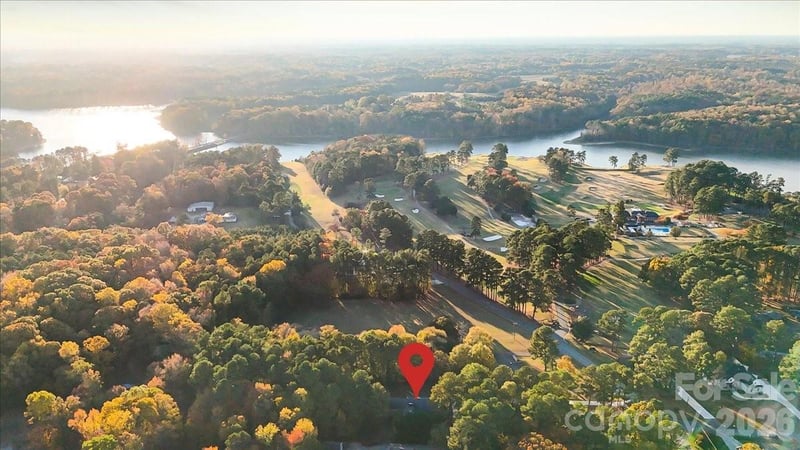 1061 Fairway Dr, Kannapolis, NC 28081