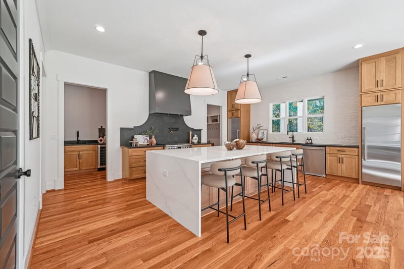 132 Sardis Ln, Charlotte, NC 28270
