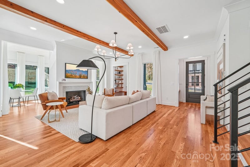 132 Sardis Ln, Charlotte, NC 28270