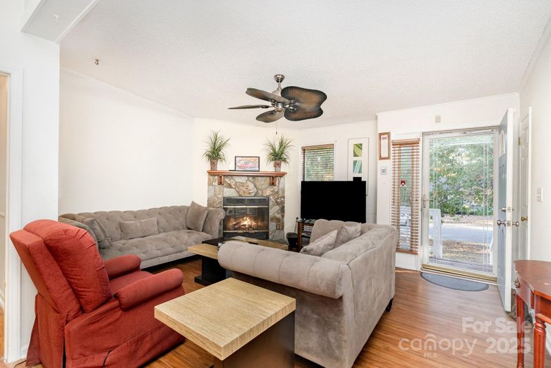 8031 Gera Emma Dr, Charlotte, NC 28215