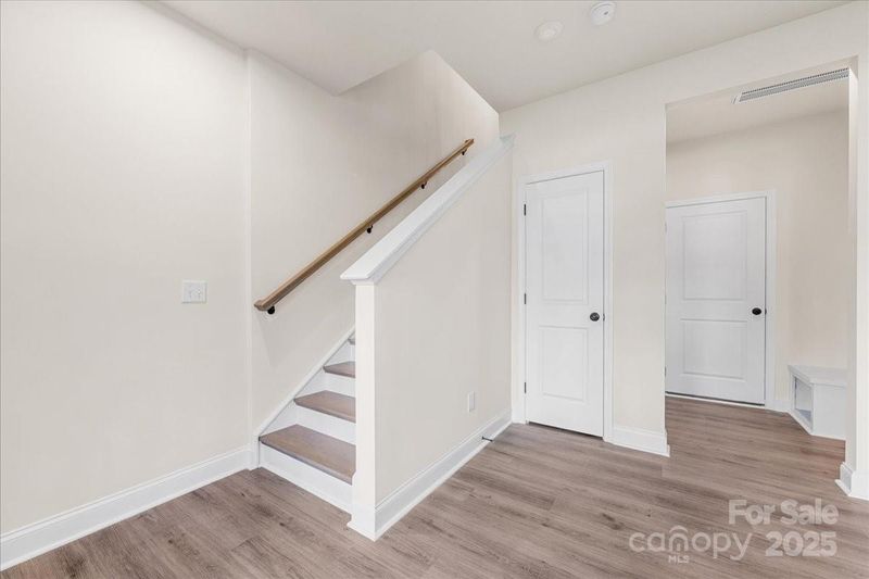 824 Flintside Ln, Charlotte, NC 28217