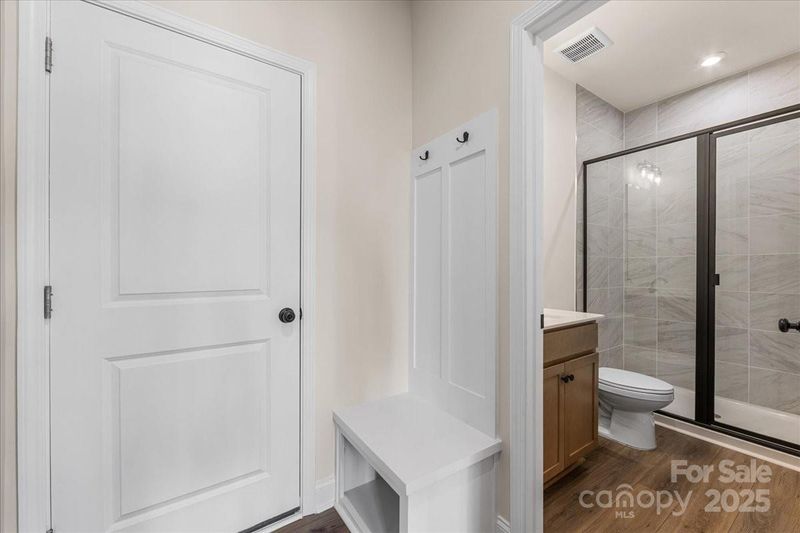 824 Flintside Ln, Charlotte, NC 28217