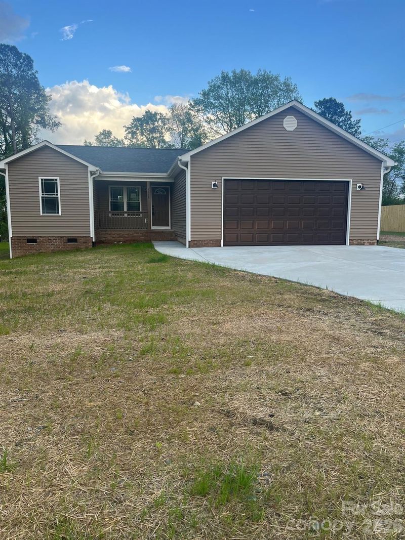1818 Maple Ln, Lincolnton, NC 28092