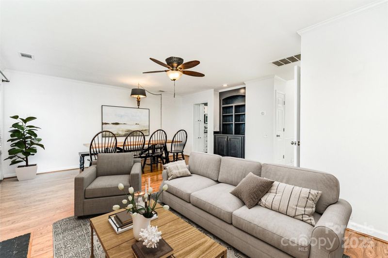7132 Meeting St, Charlotte, NC 28210