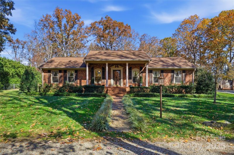 1704 Charles Raper Jonas Hw, Mount Holly, NC 28120