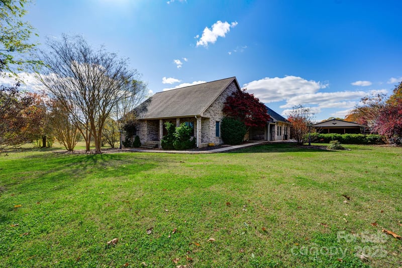1071 Caleb Setzer Rd, Newton, NC 28658