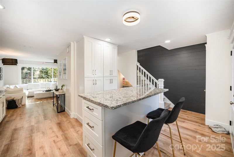 4611 Hedgemore Dr #I, Charlotte, NC 28209
