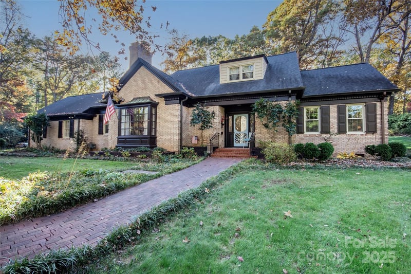 322 Valley Stream Rd, Statesville, NC 28677