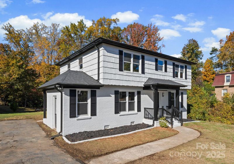 5609 Alanhurst Pl, Charlotte, NC 28217