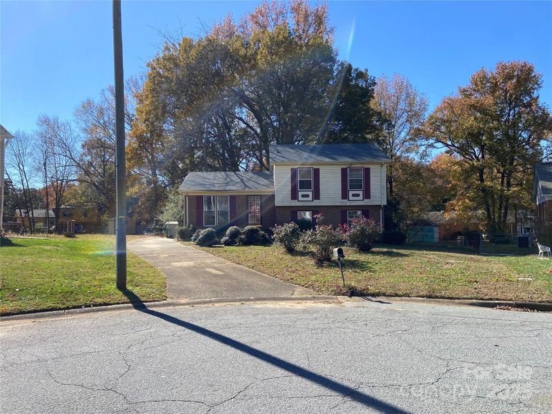 305 Red Roan Pl, Charlotte, NC 28215