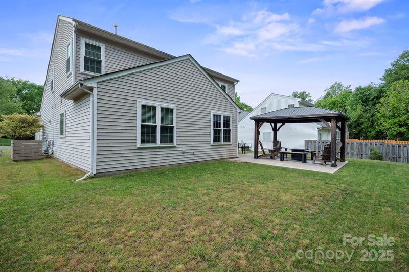 16337 Greybriar Forest Ln, Charlotte, NC 28278