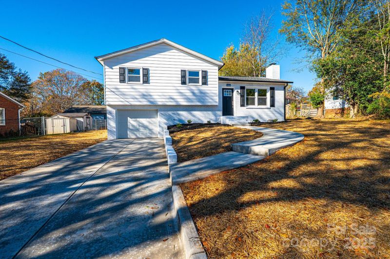 731 7th Avenue Ct SE, Hickory, NC 28602