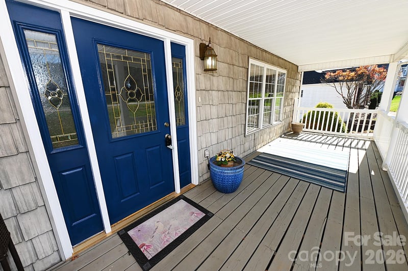 518 30th Avenue Cir NE, Hickory, NC 28601