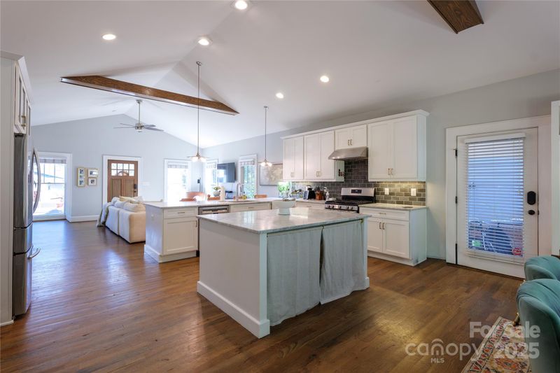 405 Wake St, Charlotte, NC 28216