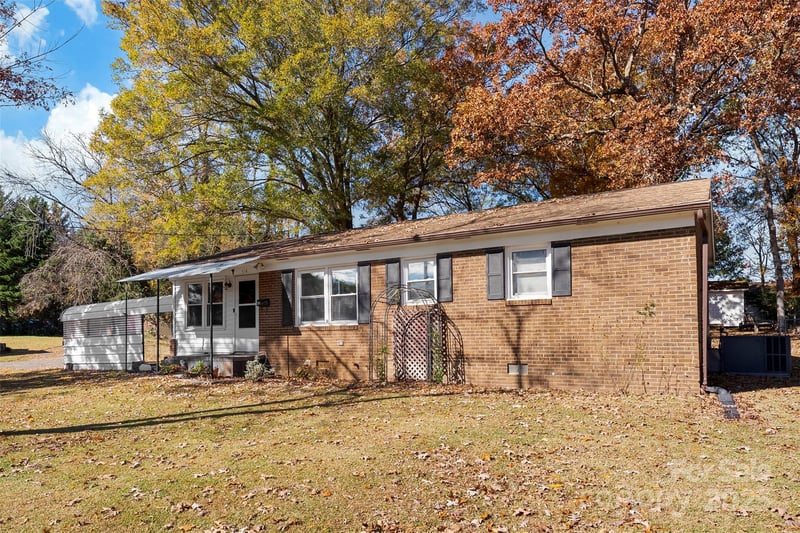 514 Hand Cir, Lowell, NC 28098