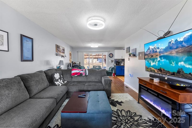 514 Hand Cir, Lowell, NC 28098