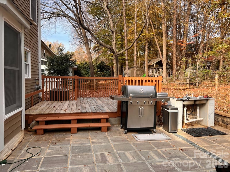 2913 Summerland Dr, Charlotte, NC 28105