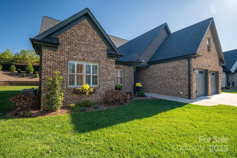 4290 Holly Cir NE, Conover, NC 28613