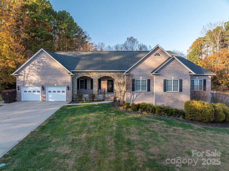 7522 Turnberry Ln, Stanley, NC 28164