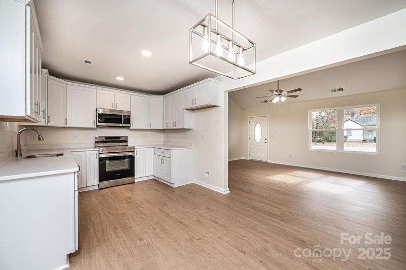 113 10th Ave SE, Hickory, NC 28602