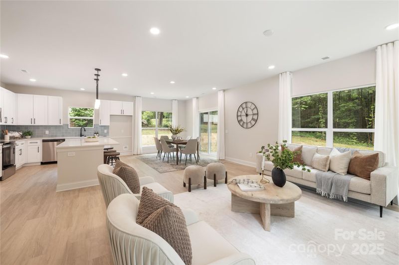 7034 Lakeside Dr, Charlotte, NC 28215