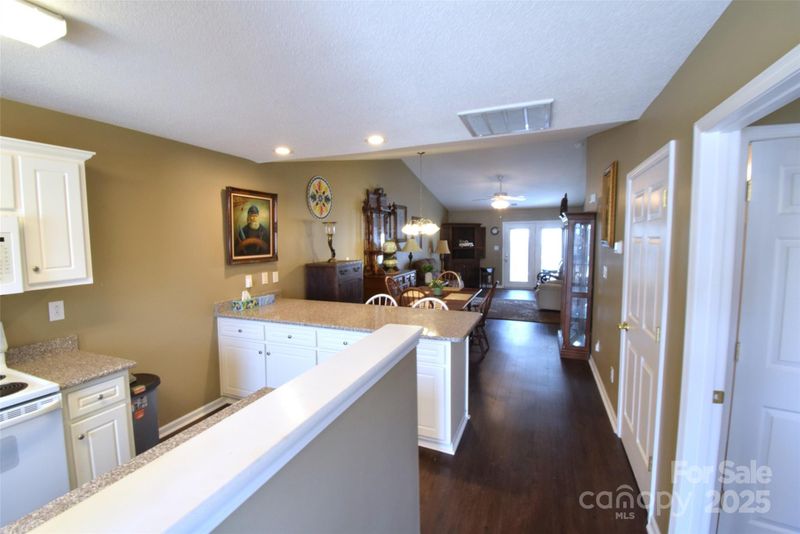 2056 Pin Oak Pl, Cramerton, NC 28032