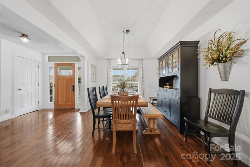 5207 Birchleaf Ln, Claremont, NC 28610