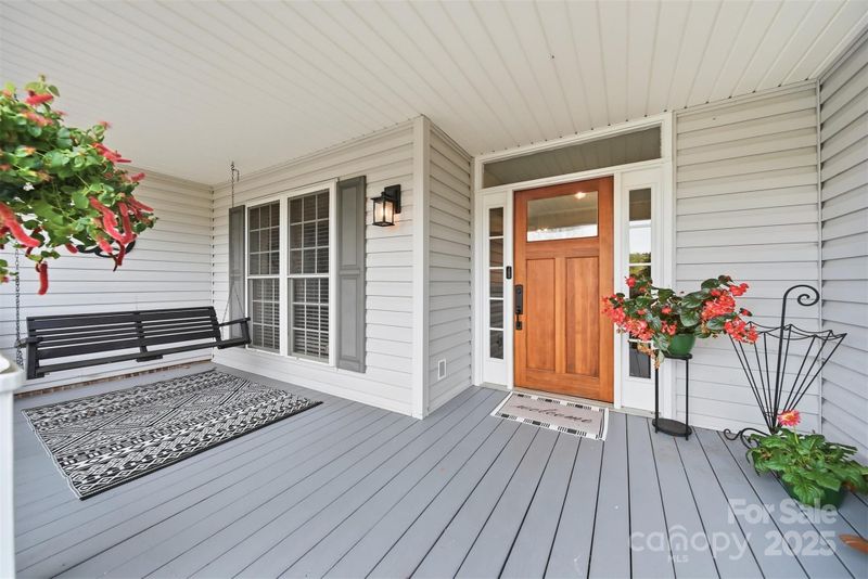 5207 Birchleaf Ln, Claremont, NC 28610