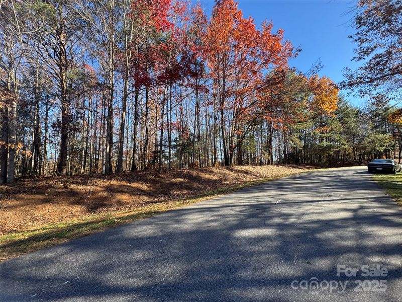 6554 Willowbottom Rd, Hickory, NC 28602