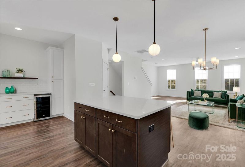 2305 Silver Crescent Dr, Charlotte, NC 28273
