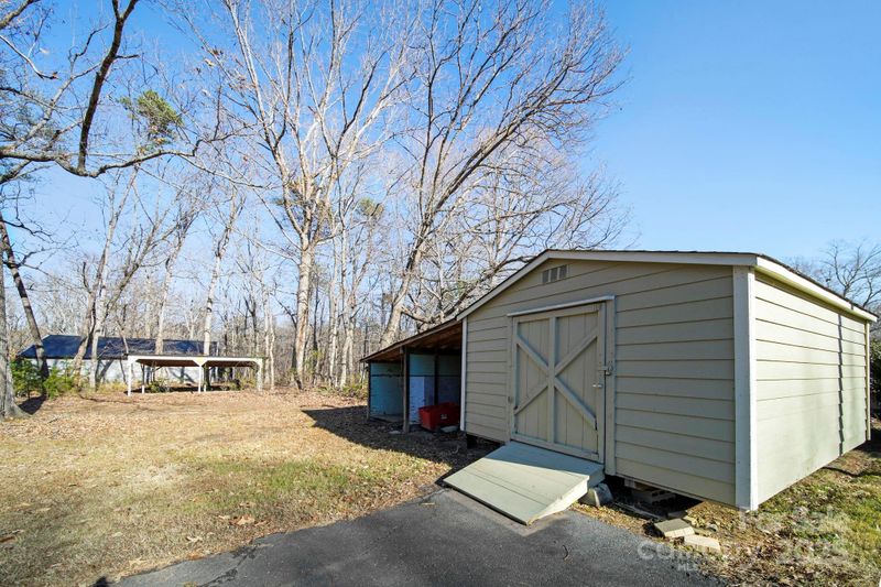 1015 Elizabeth Dr, Dallas, NC 28034