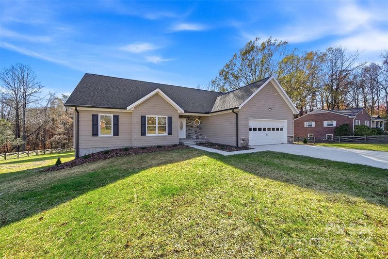 2707 Sandy Ford Rd, Newton, NC 28658