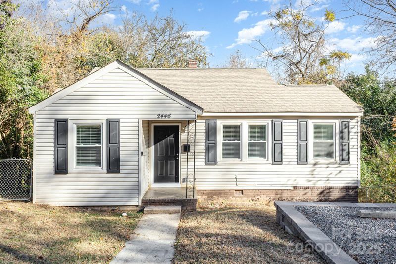 2446 Columbus Cir, Charlotte, NC 28208