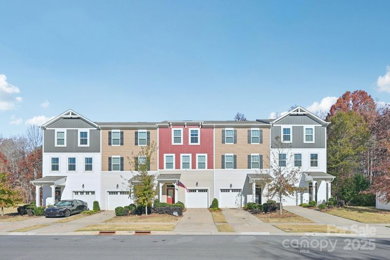 2932 Pirates Pl, Charlotte, NC 28216