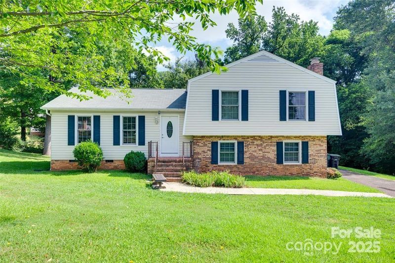 810 Applegate Ct, Gastonia, NC 28054