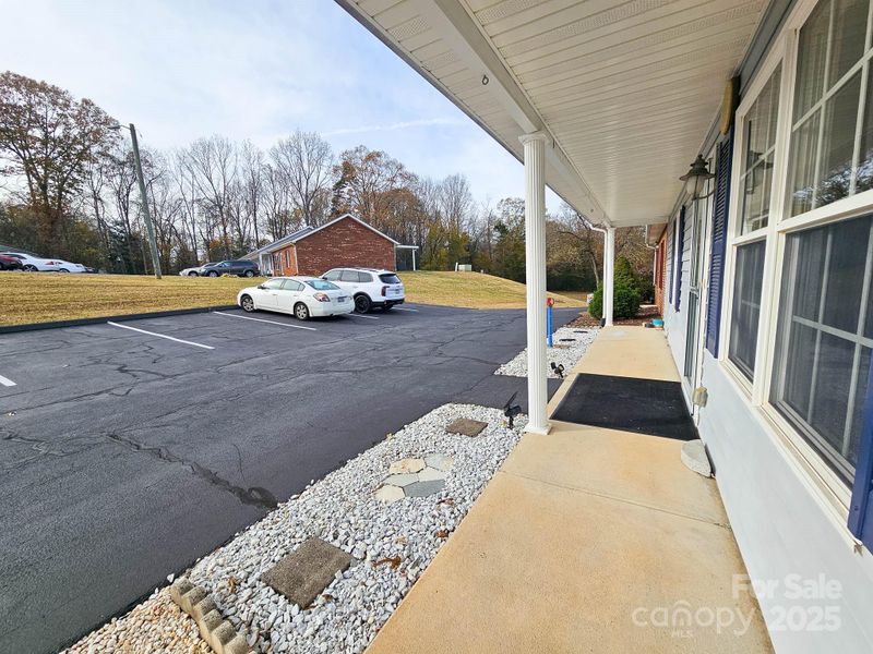 128 24th St NW, Hickory, NC 28601