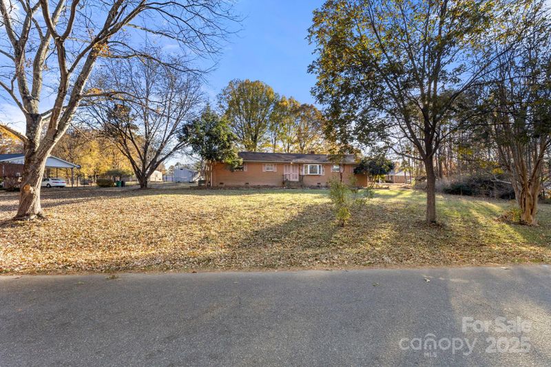 1801 Gemway Dr, Charlotte, NC 28216