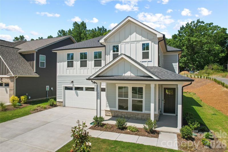 1023 Wt Ferguson Dr, Matthews, NC 28104
