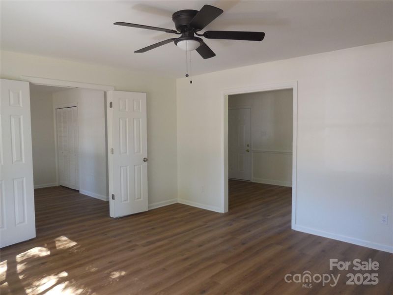 2208 Community Park Dr, Matthews, NC 28104