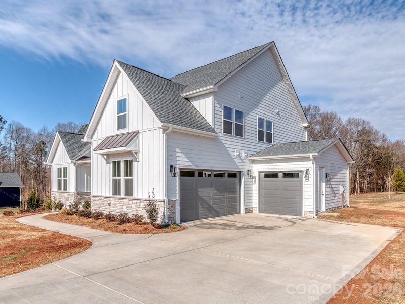 5020 Carolina North Dr, Gastonia, NC 28056