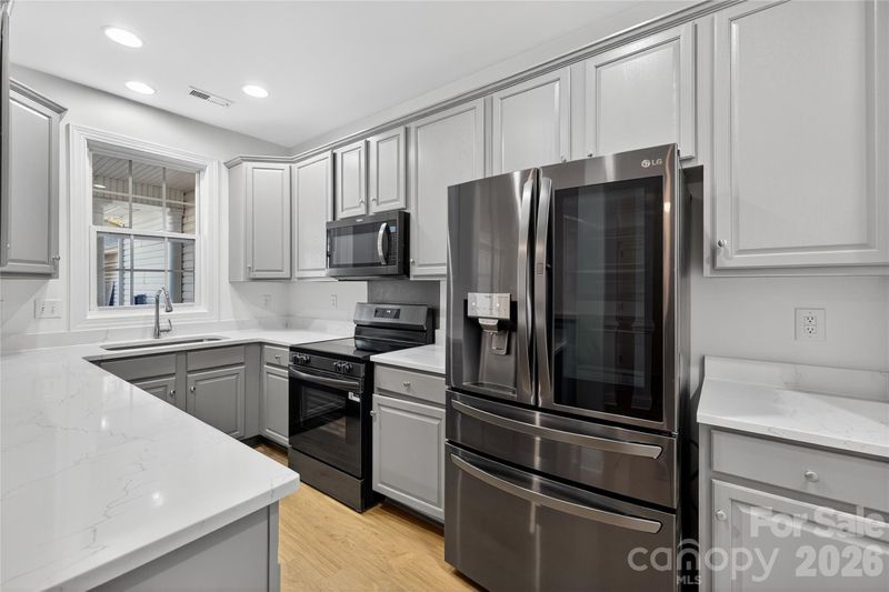 2020 Gable Way Ln, Matthews, NC 28104