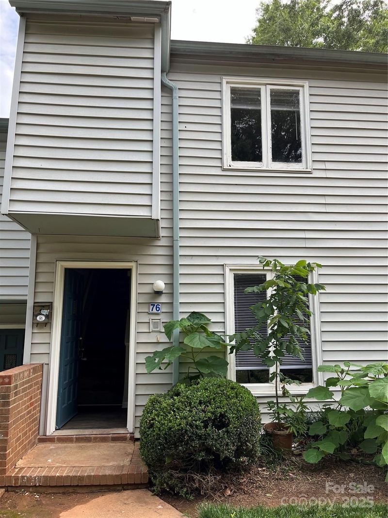 1931 Mereview Ct, Charlotte, NC 28210