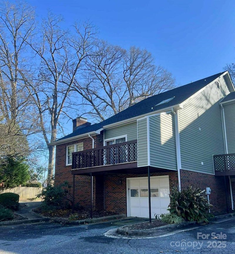 261 5th Ave NE #1, Hickory, NC 28601