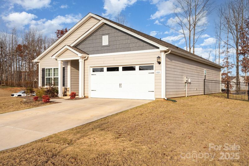 101 S Sina St, Troutman, NC 28166